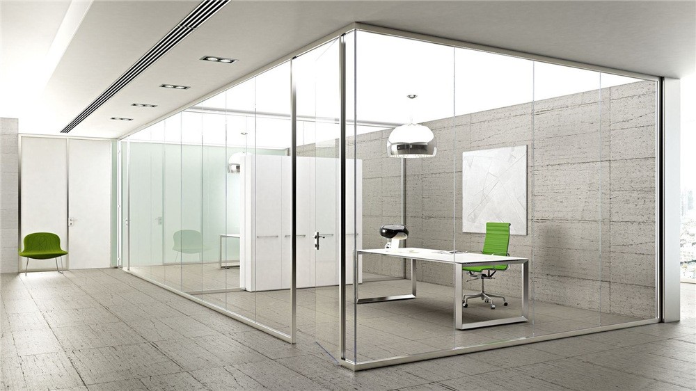 Modern Workspaces: Elevate Style with Glass Partitions