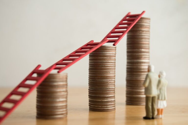 Enhanced Annuities: Boosting Retirement Income with Health Factors